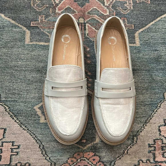 JOURNEE COLLECTION-- Kenly Comfort Foam Penny Loafer (Women) - Picture 2 of 5